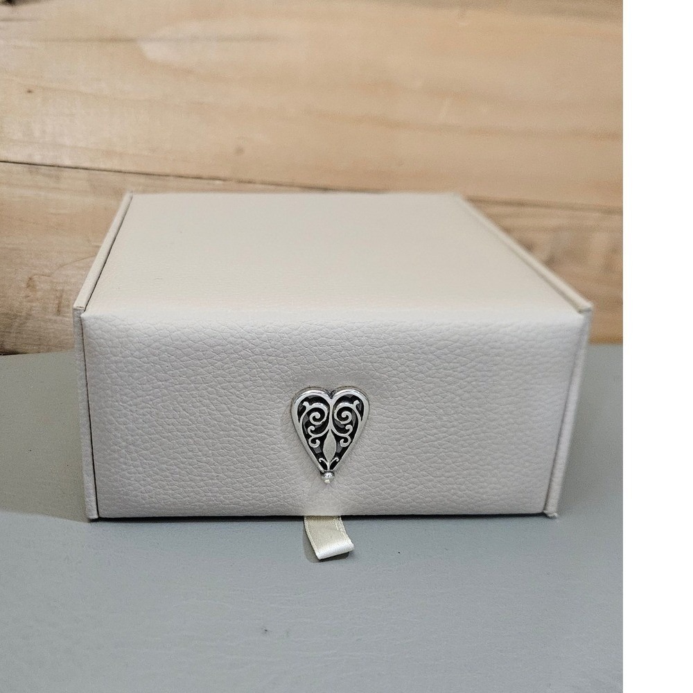 Brighton Follow Your Heart Cream Leather Jewelry Box Silver Filigree 2-Tray